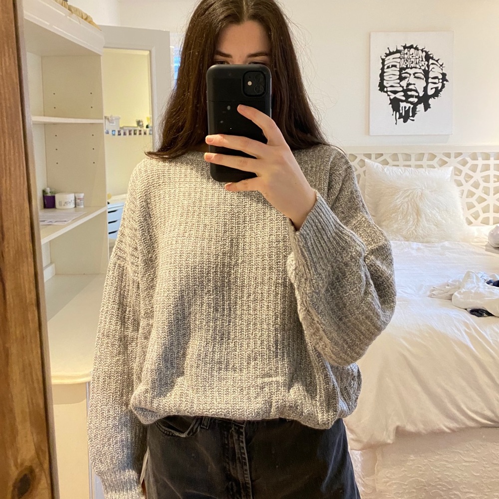 Aritzia oversized knit grey sweater